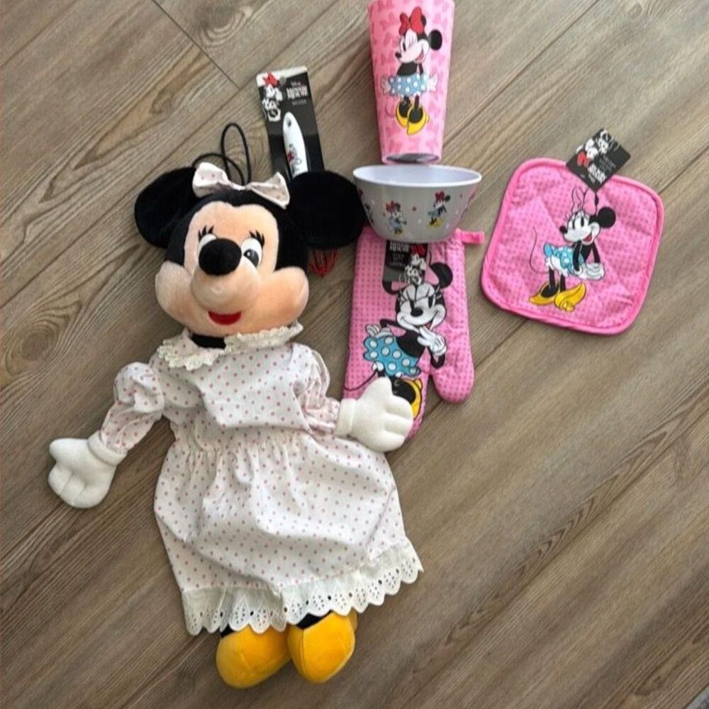 Disney Pink Dolls-accessories